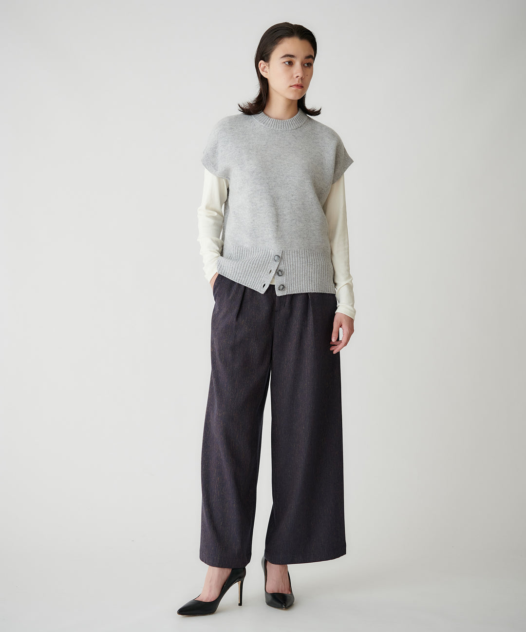 ウールカシミヤ裾ボタンベスト