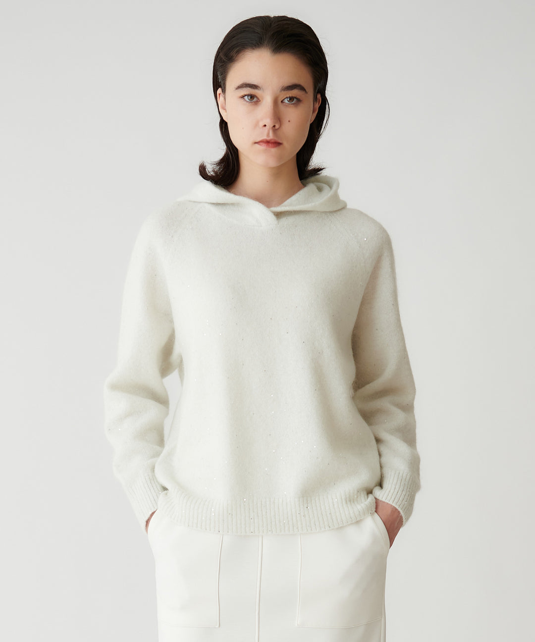 モデル H；172cm / 38 / オフホワイト