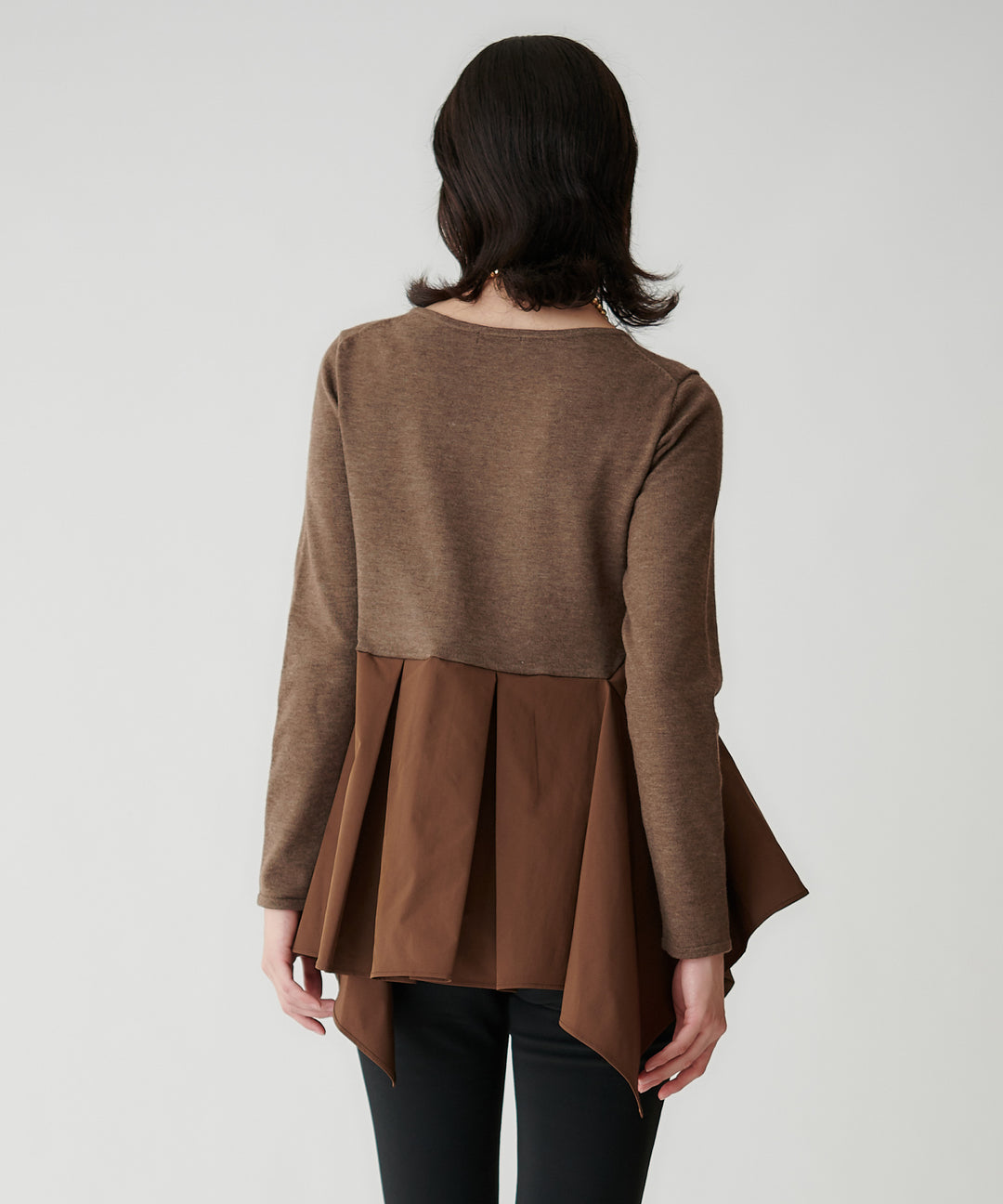 布帛ヘムドッキングトップス