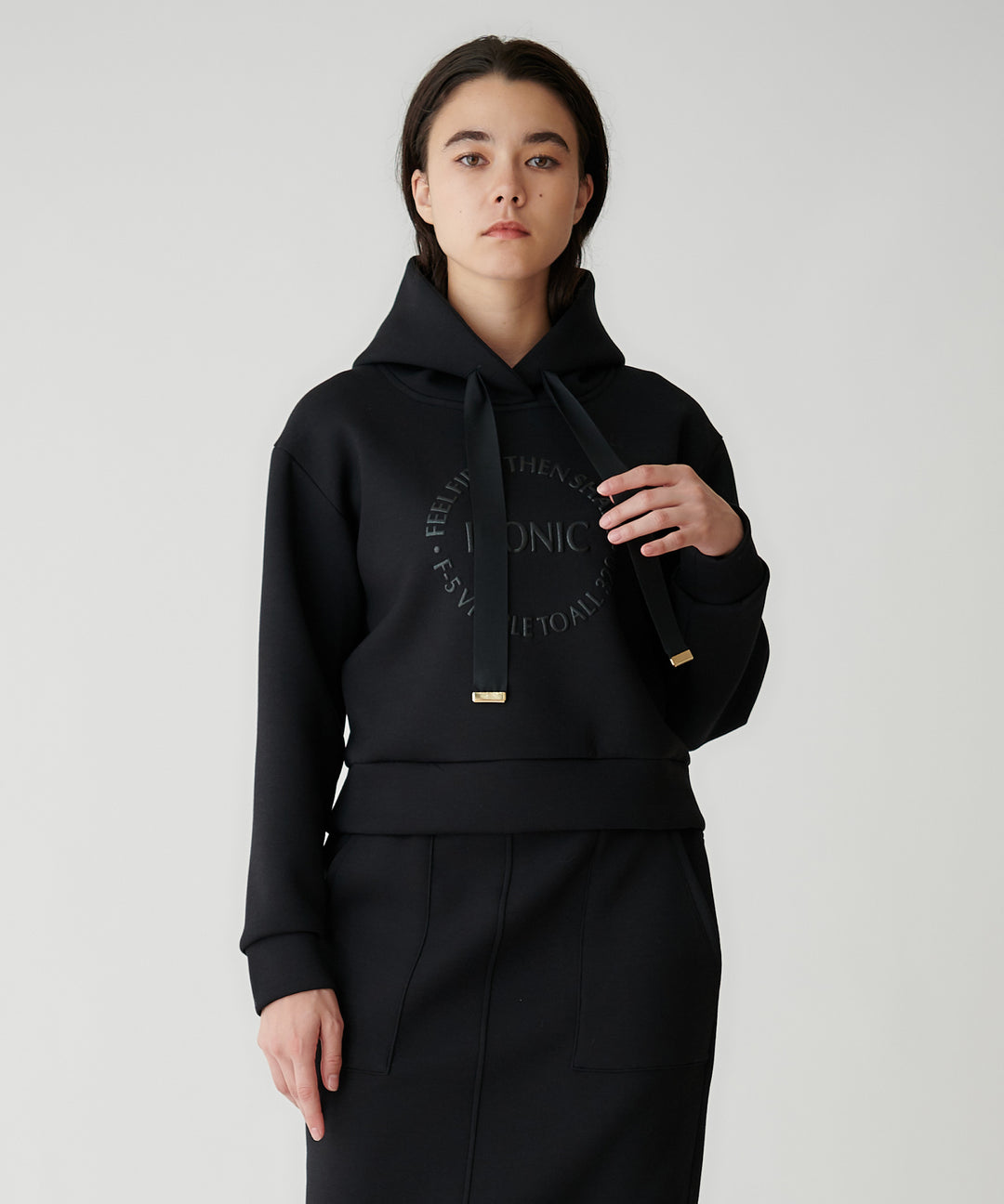 モデル H：172cm / 38 / ブラック