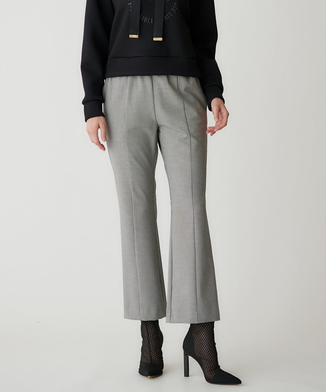 モデル H：172cm / 38 / オフホワイト×ブラック千鳥