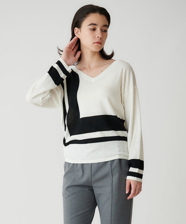 モデル H：172cm / 38 / オフホワイト×ブラック