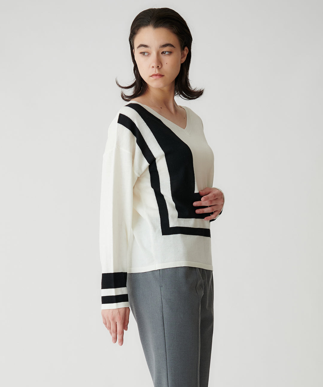 幾何学ラインインターシャクルーネックニット