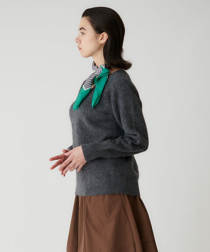 YAK混浅Vネックプルオーバー