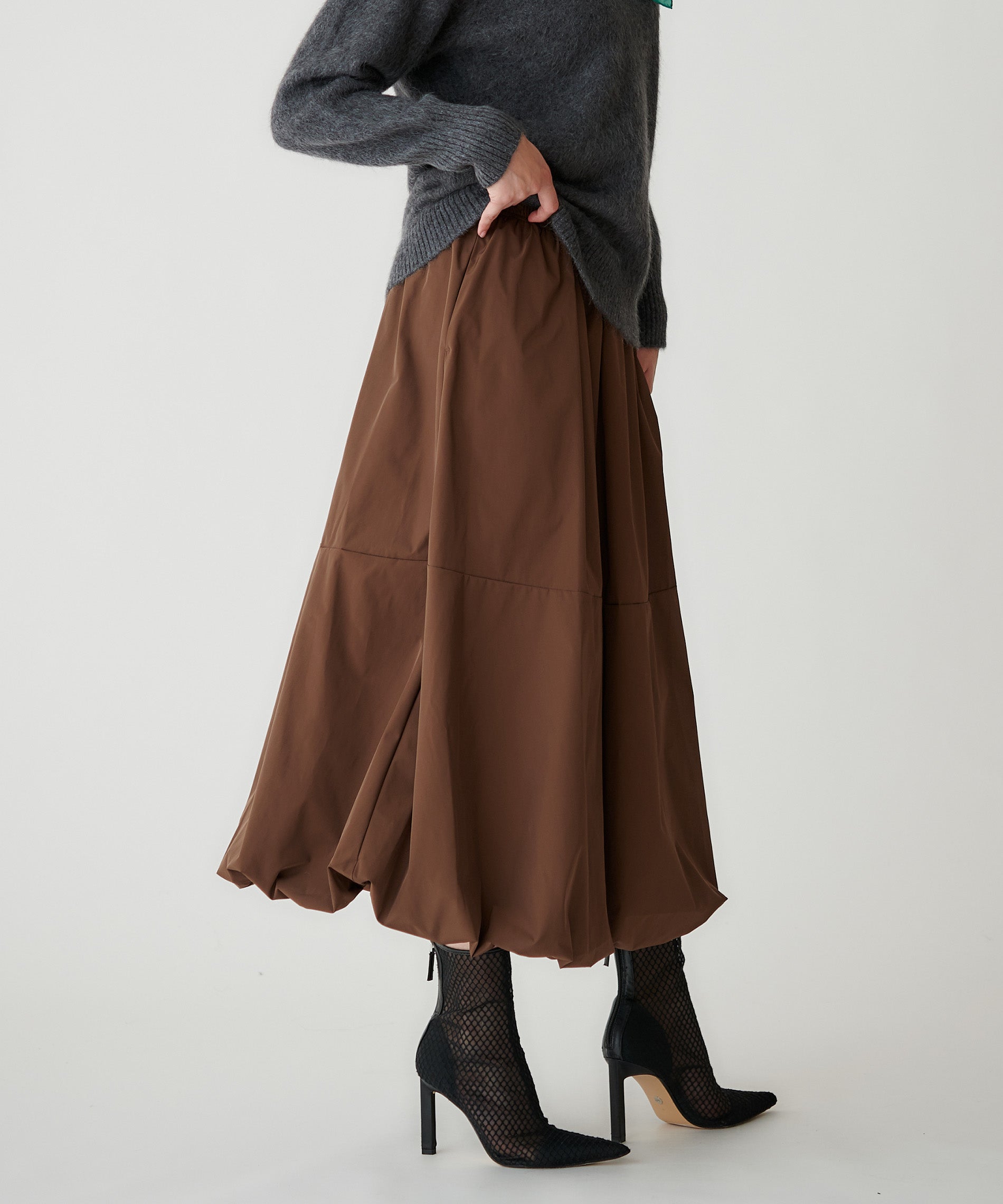 タフタボリュームバルーンスカート – FACE SANS FARD