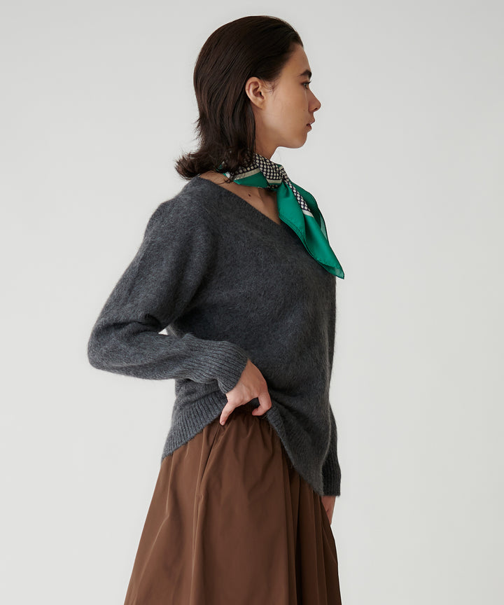 YAK混浅Vネックプルオーバー