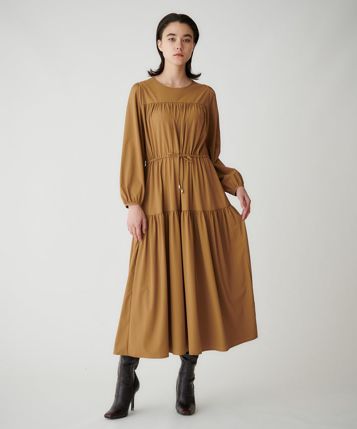 モデル H：172cm / 38 / ベージュ