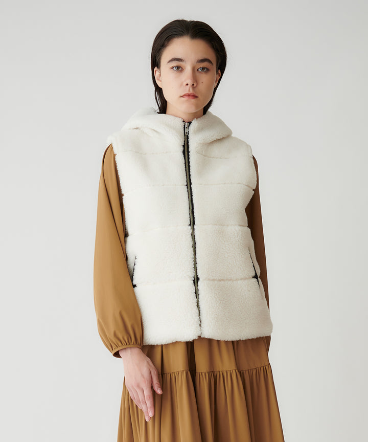 フード付きボアベスト