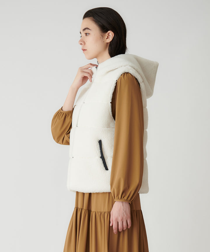 フード付きボアベスト