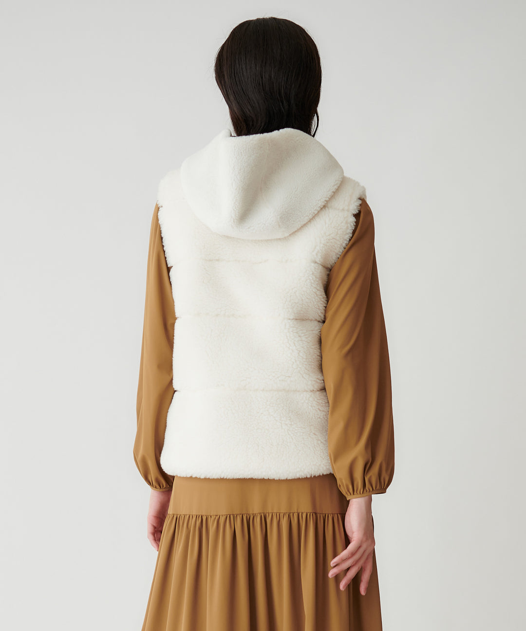 フード付きボアベスト