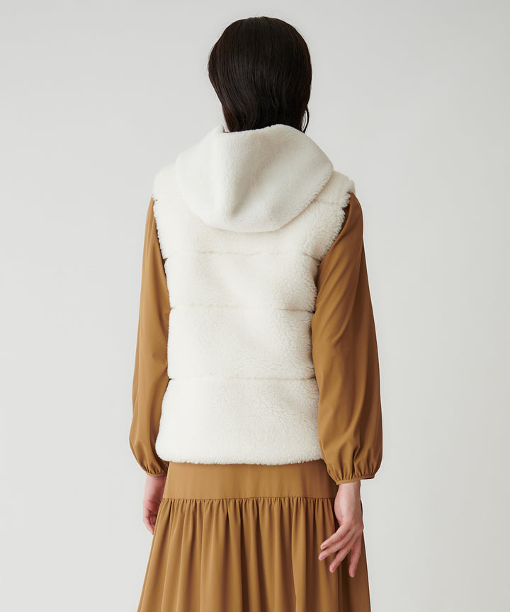 フード付きボアベスト