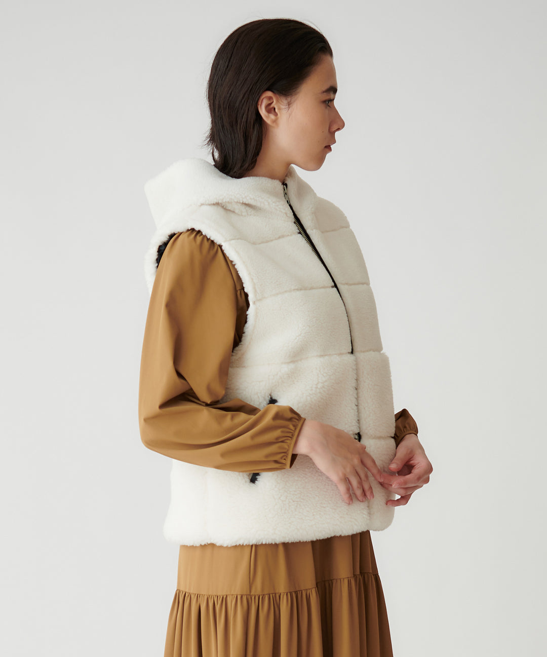 フード付きボアベスト