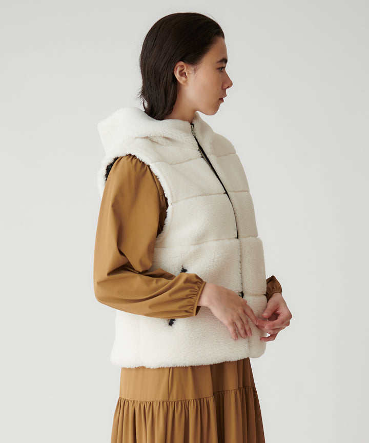 フード付きボアベスト