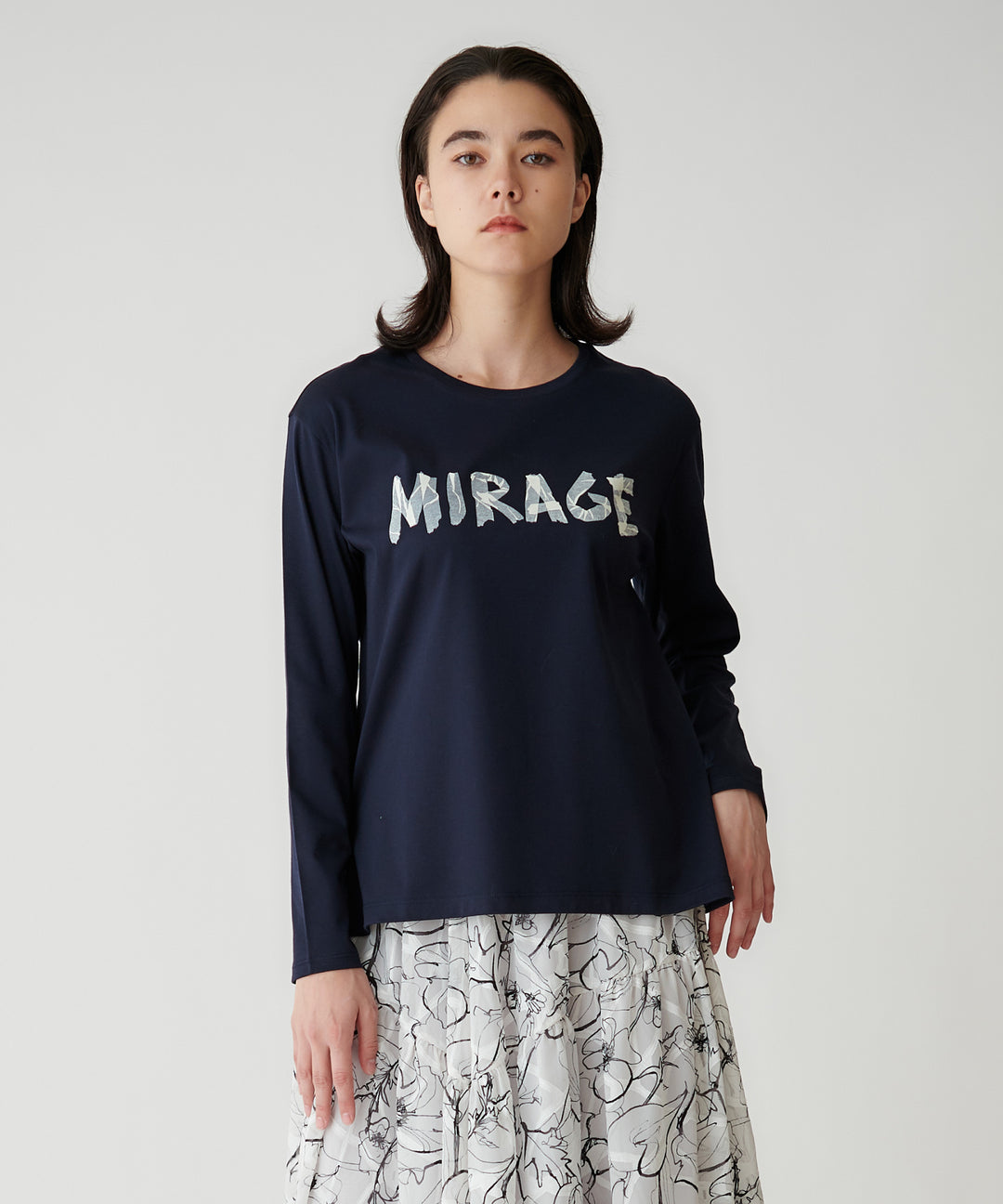 モデル H：172cm / 38 / ネイビー