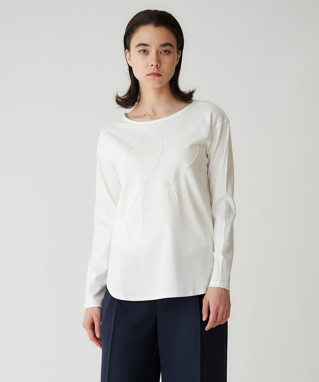 モデル H：172cm / 38 / オフホワイト