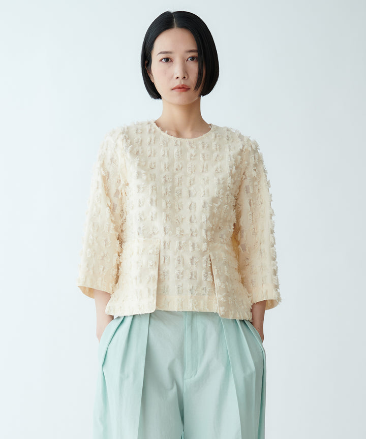 モデル H：165cm / 38 / エクリュ