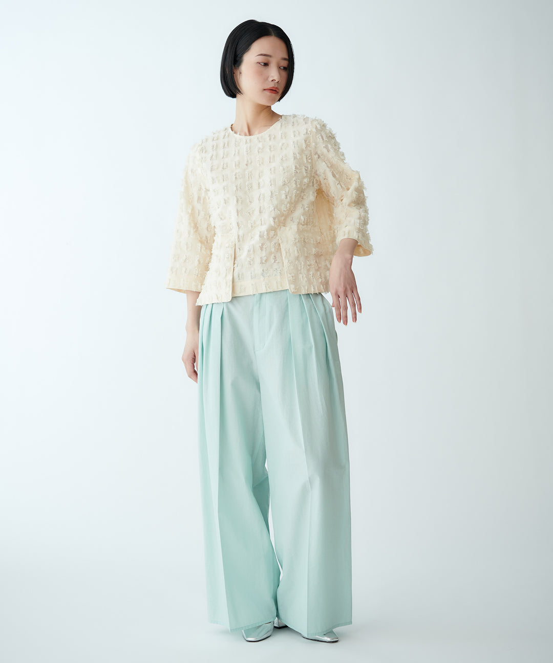 タンブラータックワイドパンツ