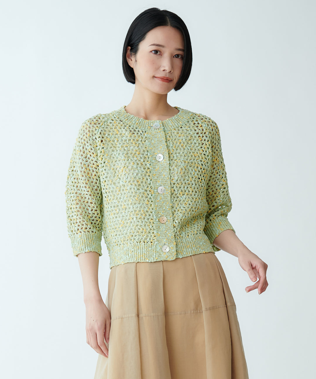 モデル H：165cm / 38 / イエロー系