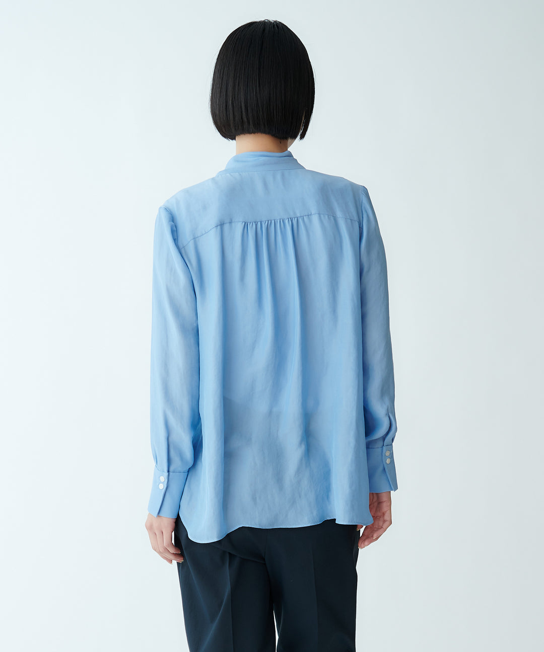 ボウタイブラウス