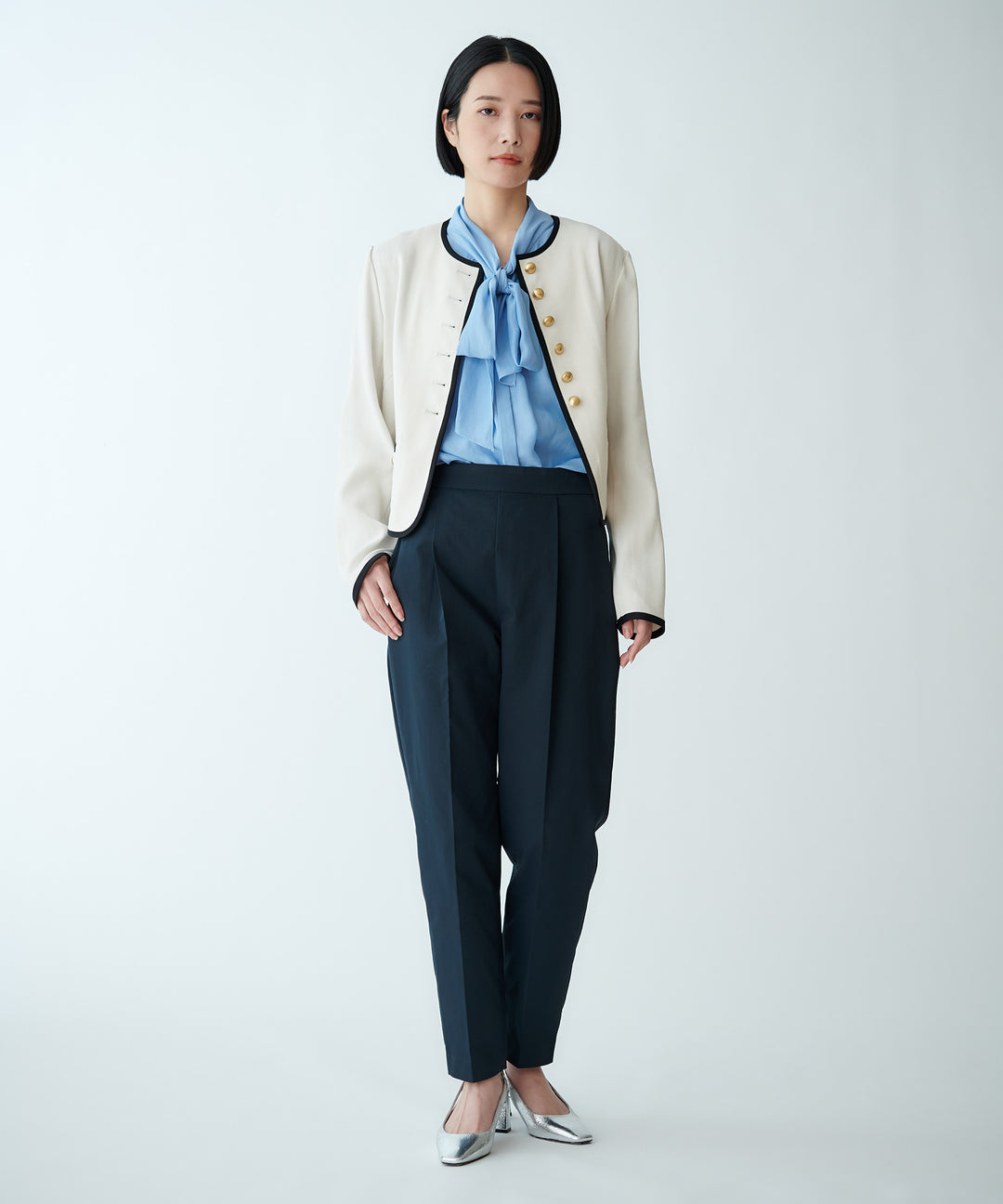 パイピングノーカラージャケット