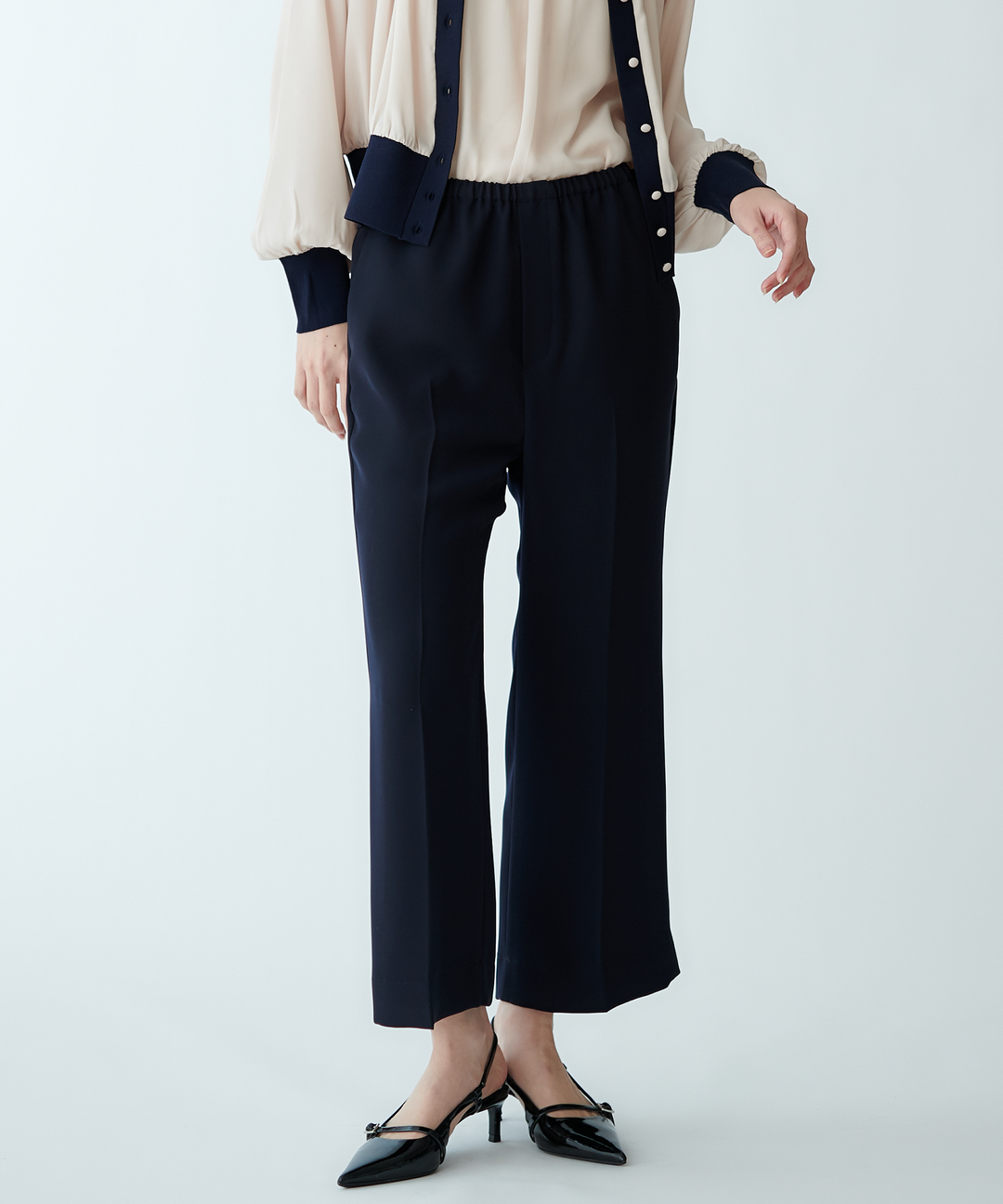 モデル H：165cm / 38 / ネイビー