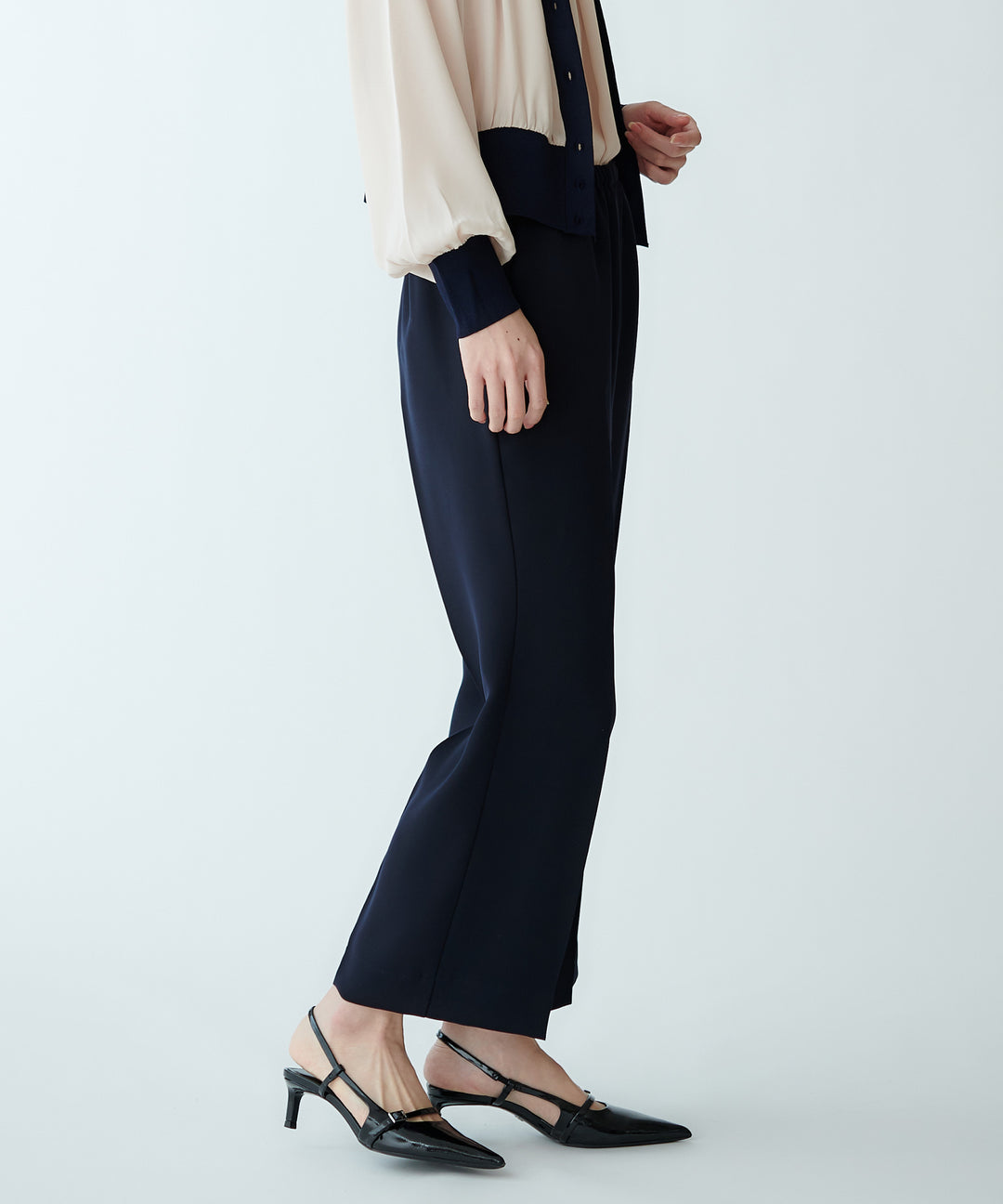 ドライタッチセミフレアパンツ