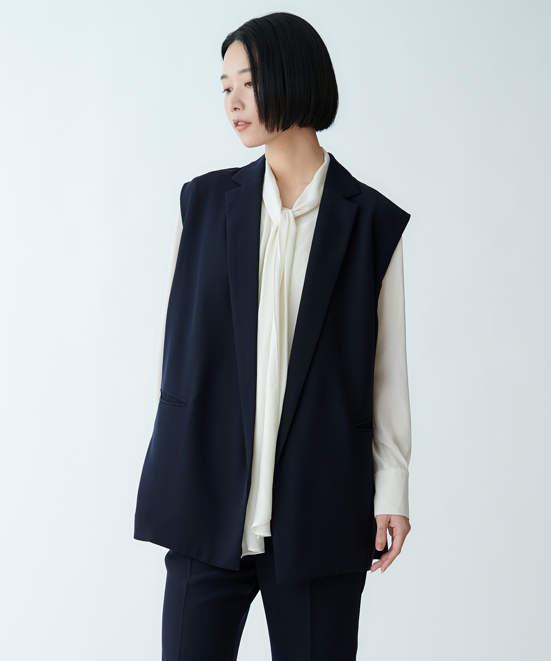 ボウタイブラウス