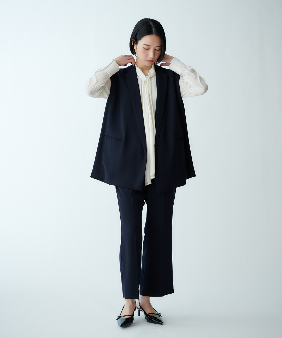 ボウタイブラウス