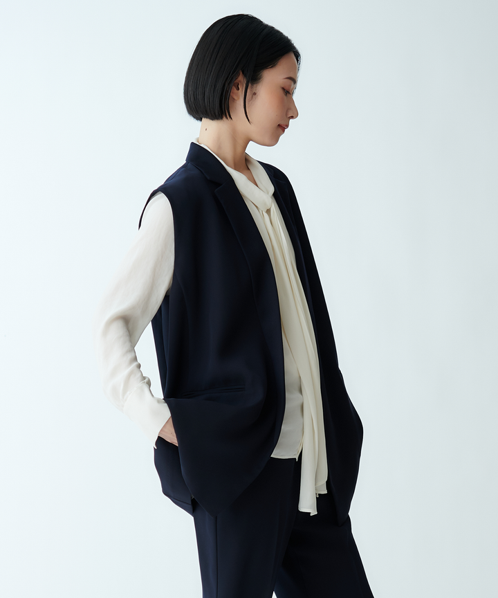 ボウタイブラウス