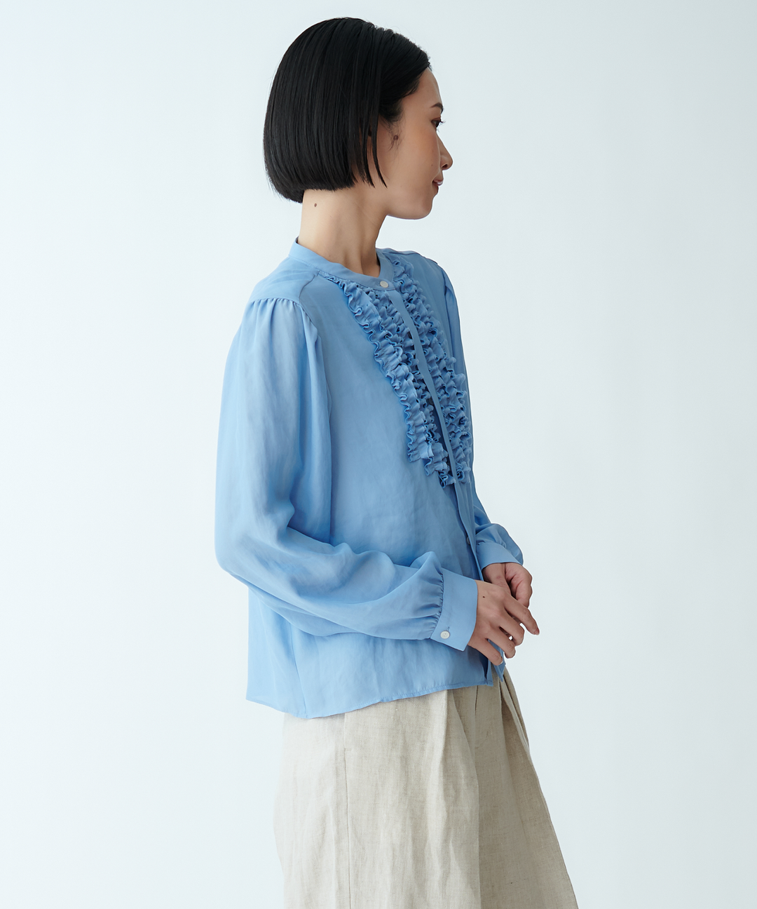フロントフリルブラウス