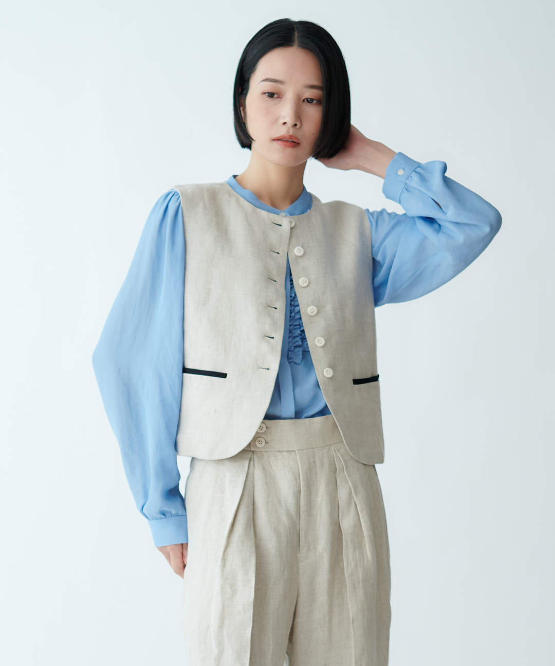 モデル H：165cm / 38 / キナリベージュ系へリンボン