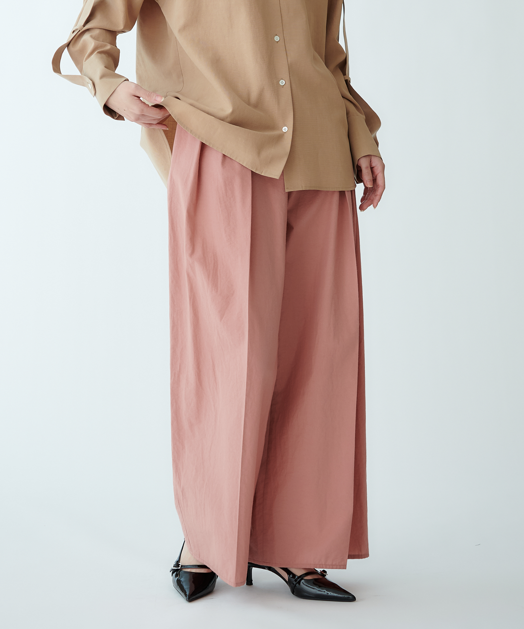 タンブラータックワイドパンツ