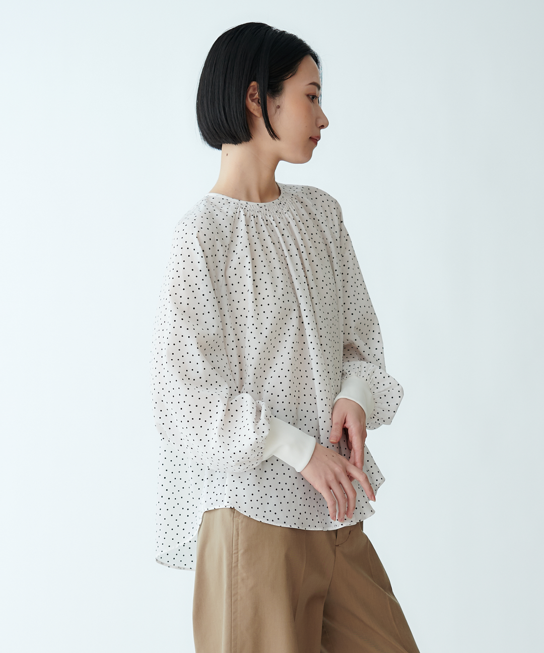 ドットプリントシャーリングブラウス