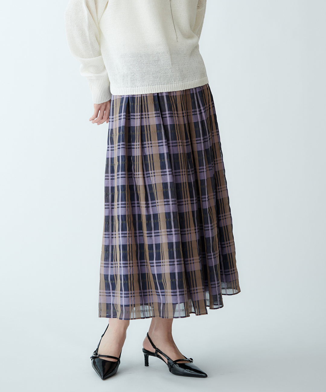 モデル H：165cm / 38 / ネイビー系