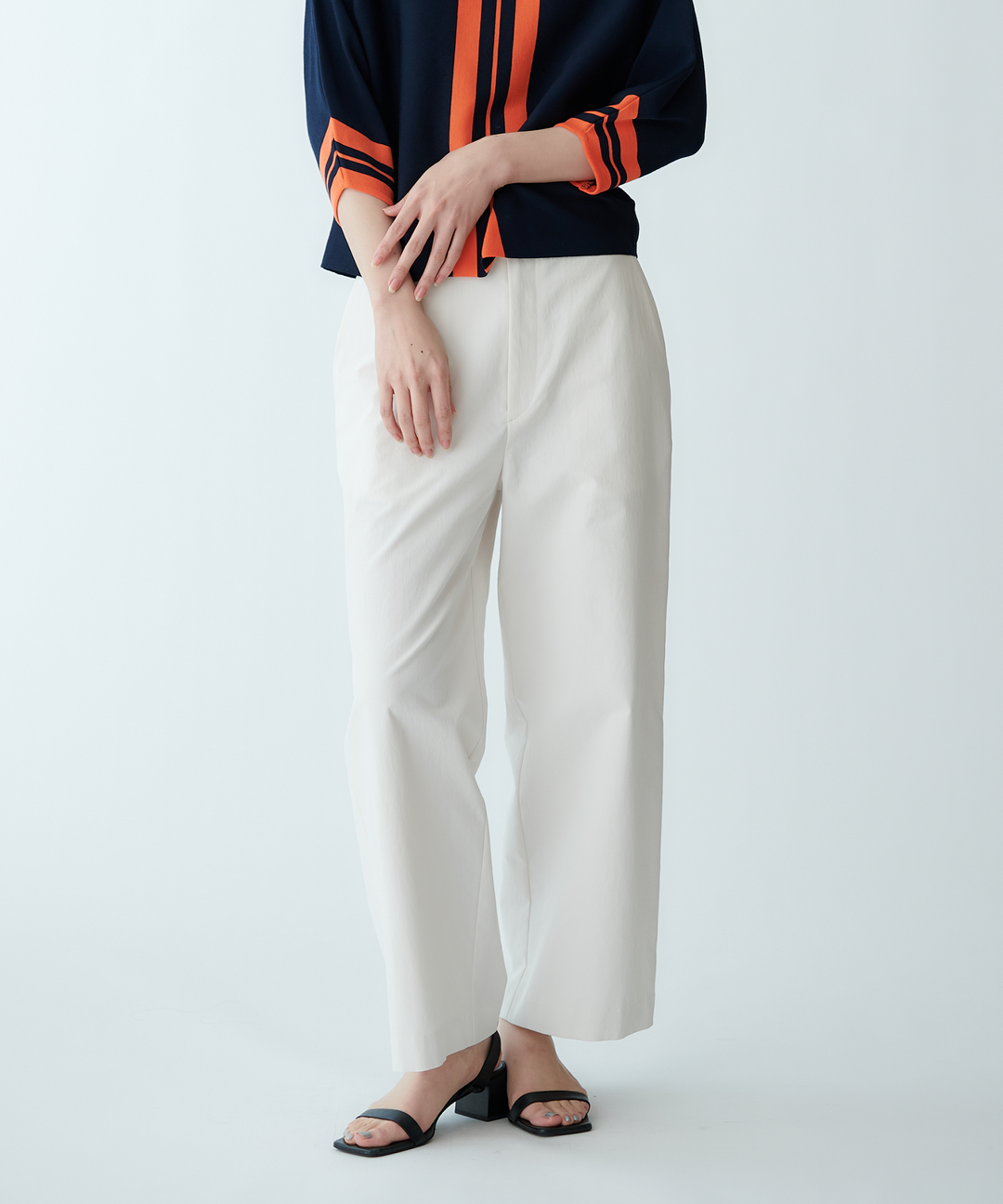 モデル H：165cm / 38 / オフホワイト