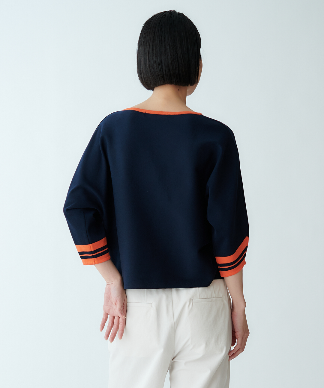 ドルマンスリーブニット