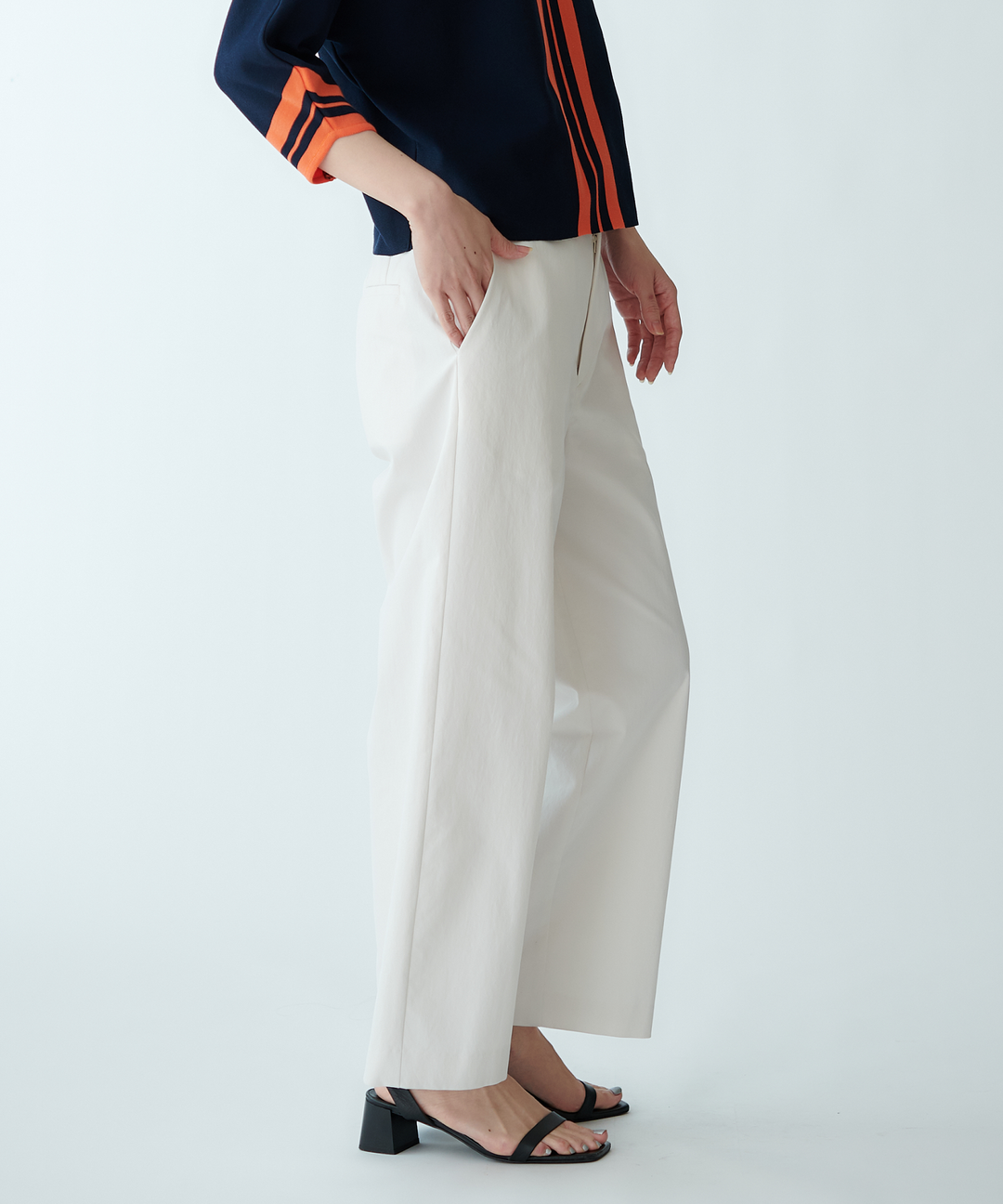 ストレートワイドパンツ