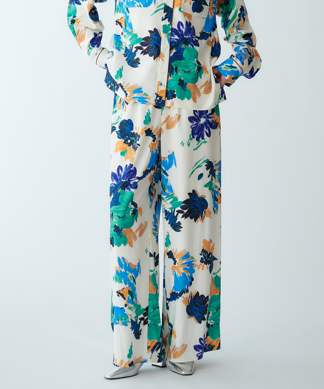 モデル H：165cm / 38 / ブルーグリーン系