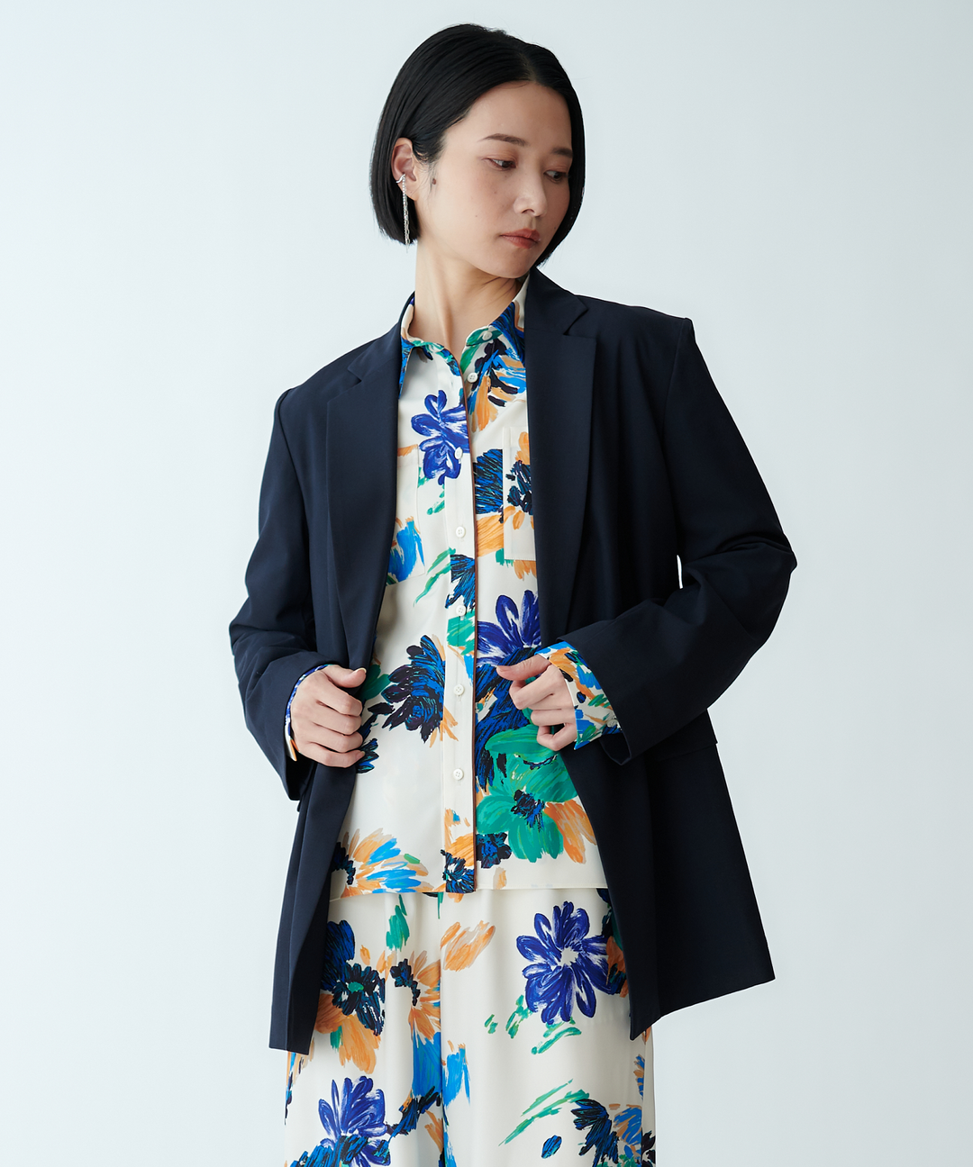 モデル H：165cm / 38 / ネイビー