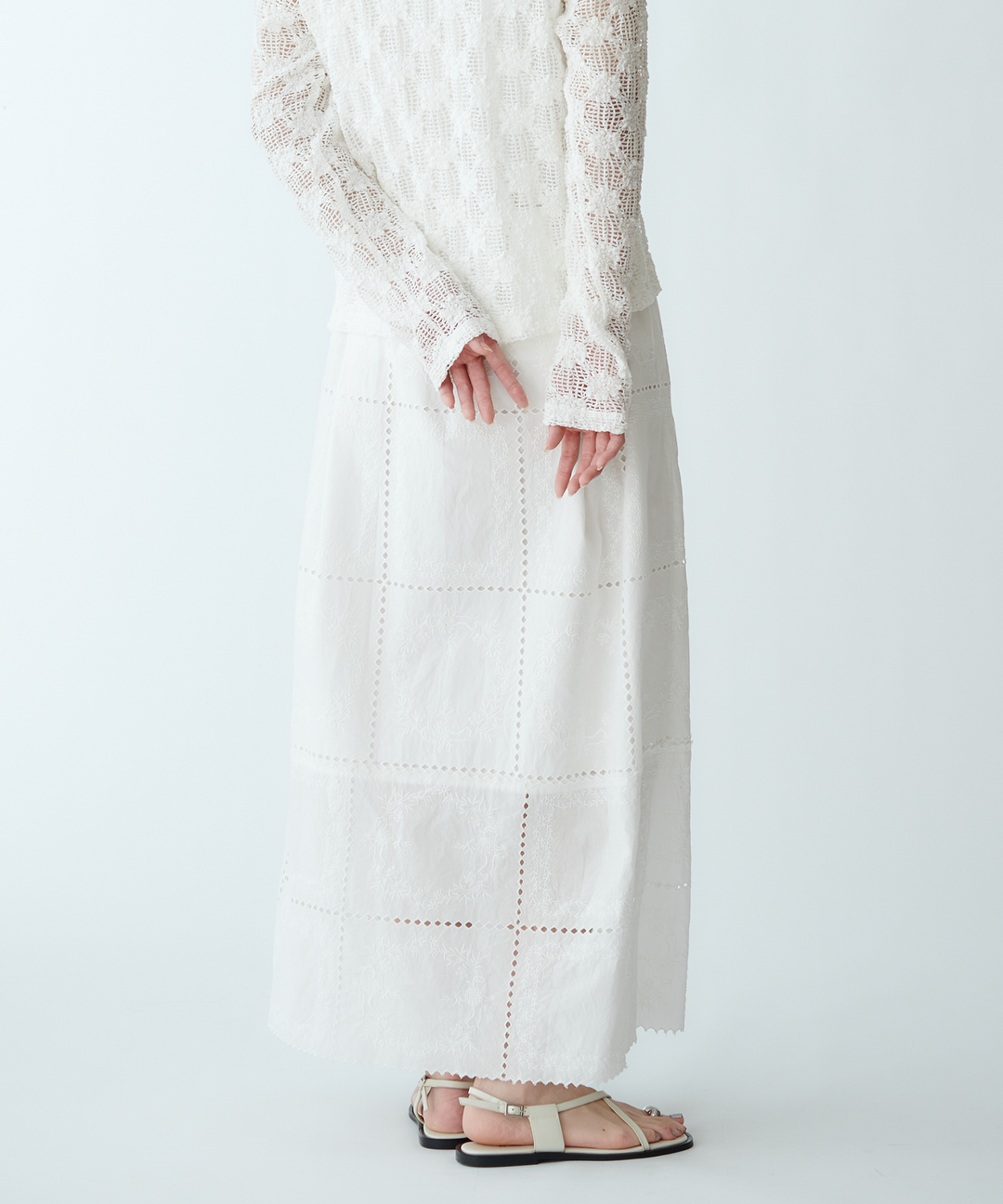 カットワーク刺繍ロングスカート