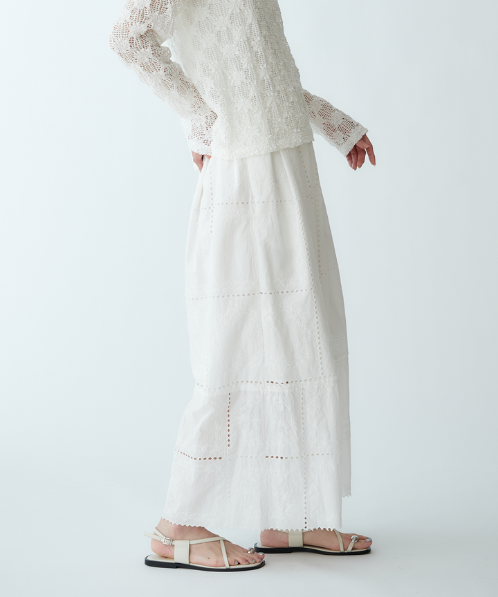 カットワーク刺繍ロングスカート