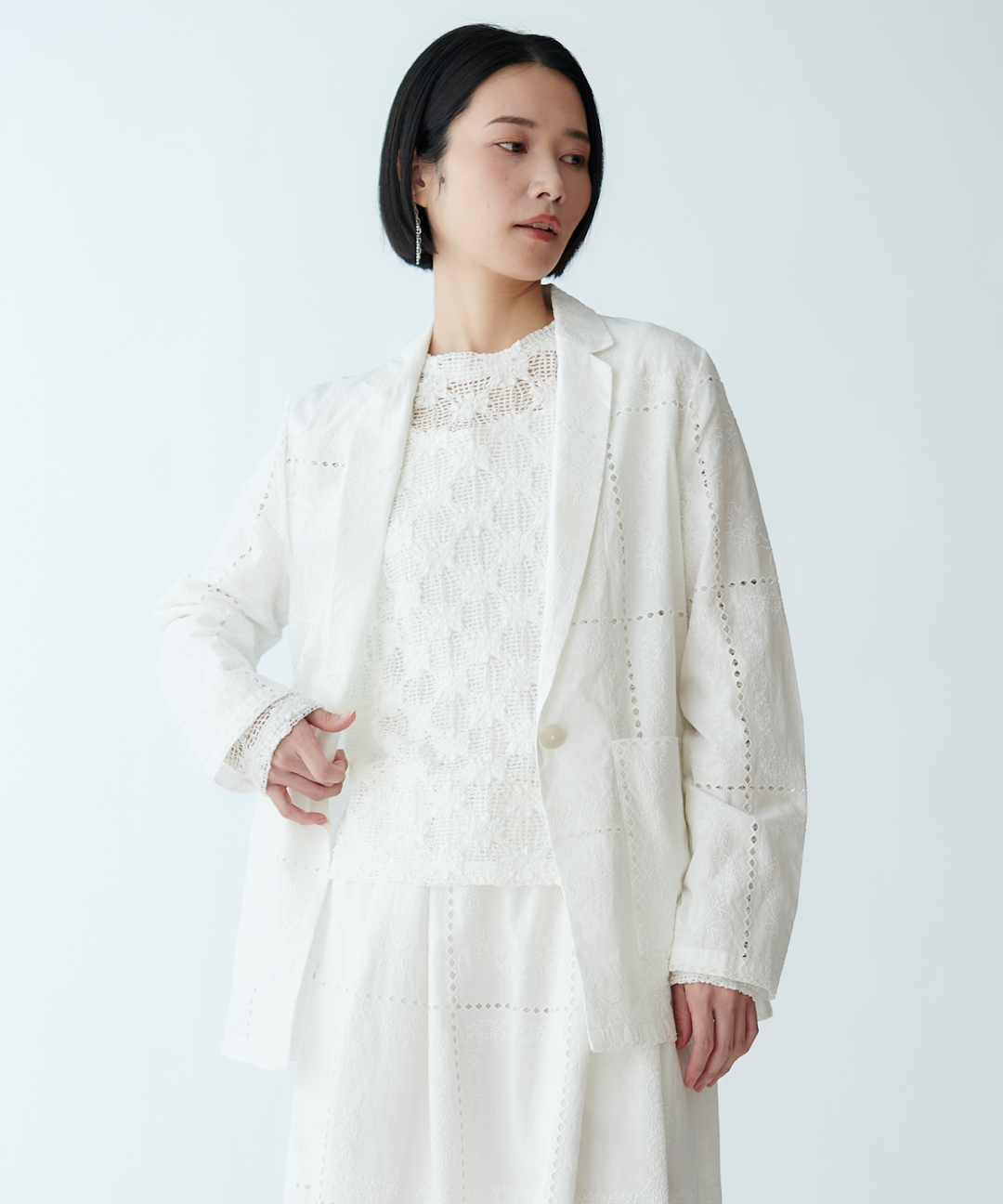 エンブロイダリーレースジャケット