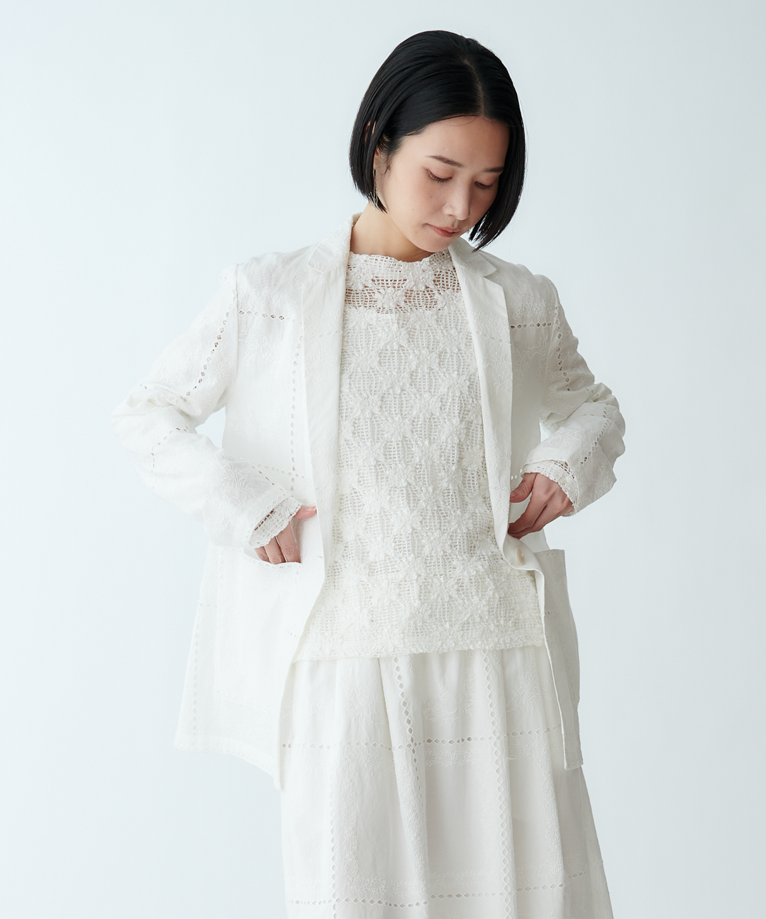 エンブロイダリーレースジャケット