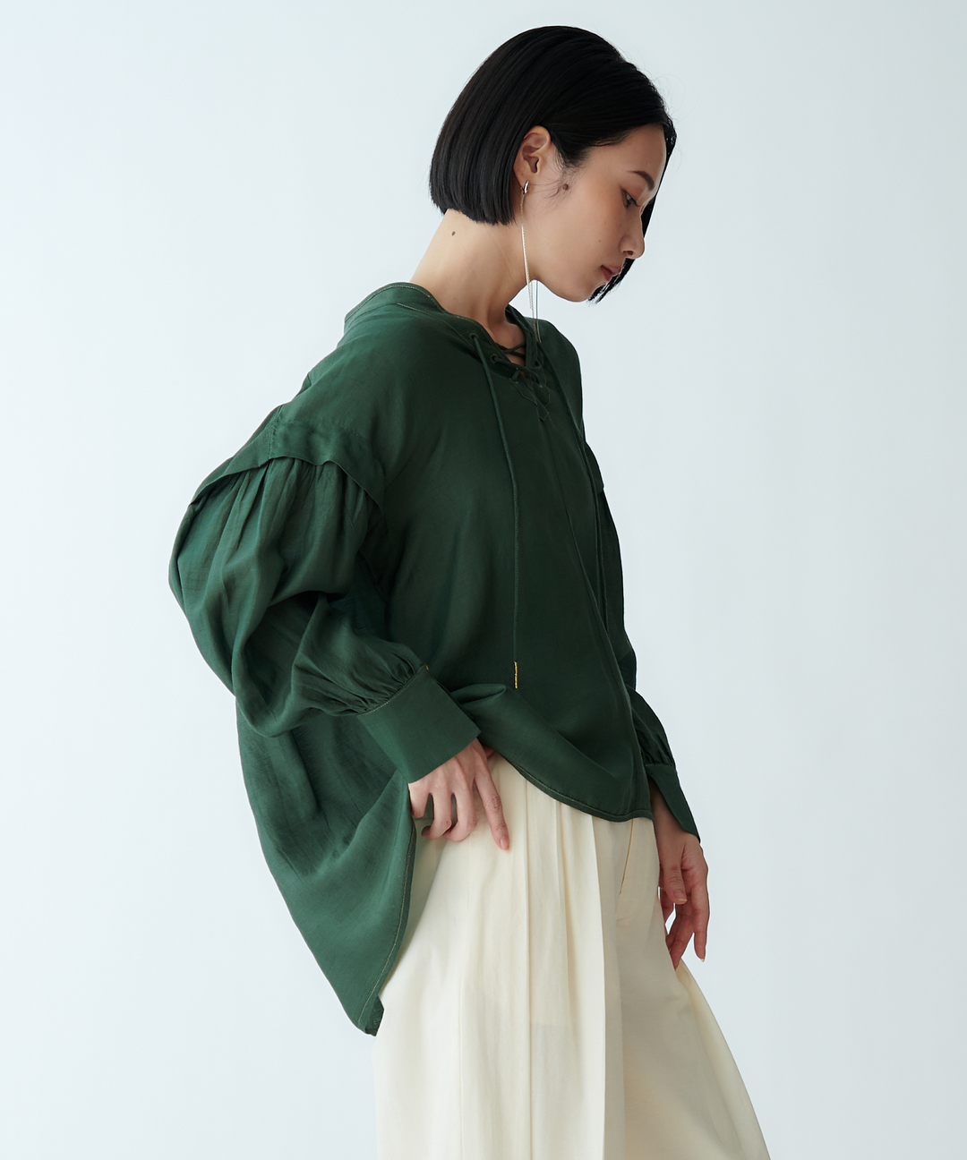 リネンレースアップブラウス