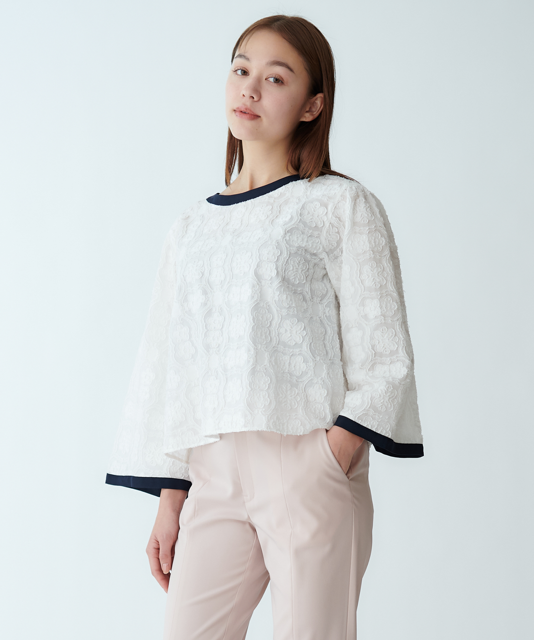 モデル H：167cm / 38 / オフホワイト