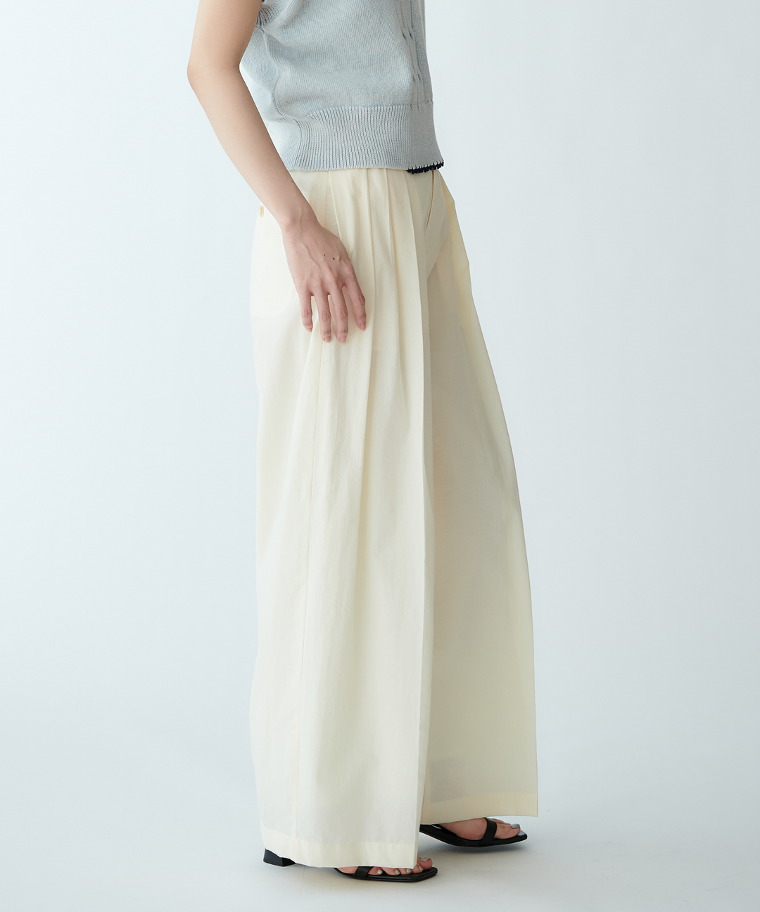 タンブラータックワイドパンツ