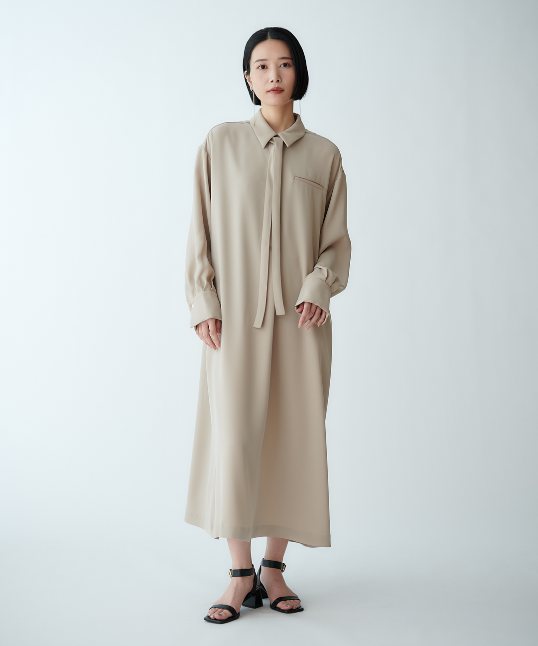 モデル H：165cm / 38 / グレージュ