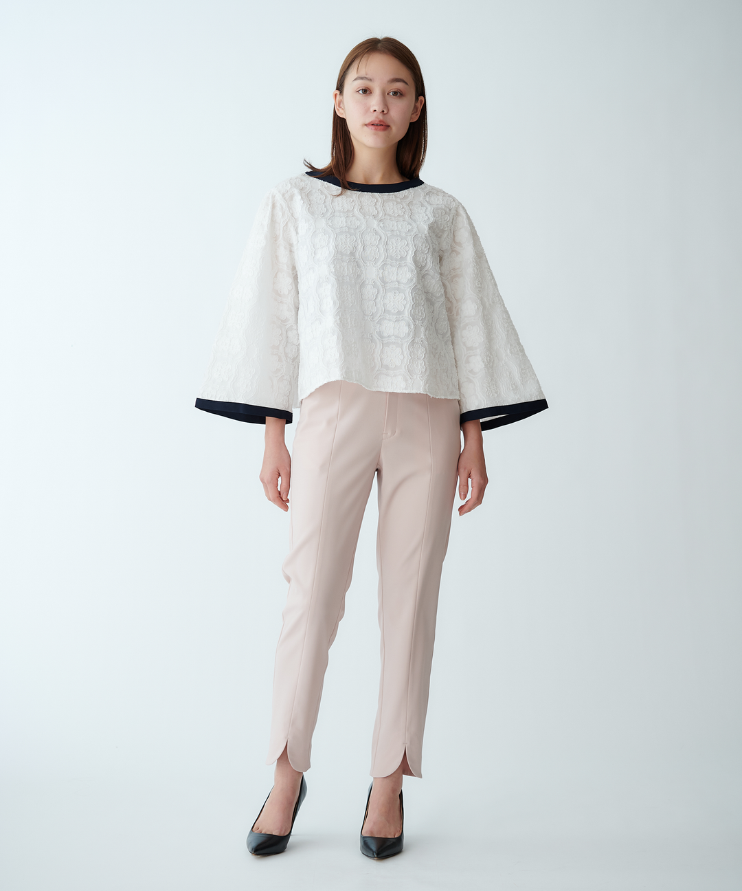 フラワージャガードワイドスリーブブラウス