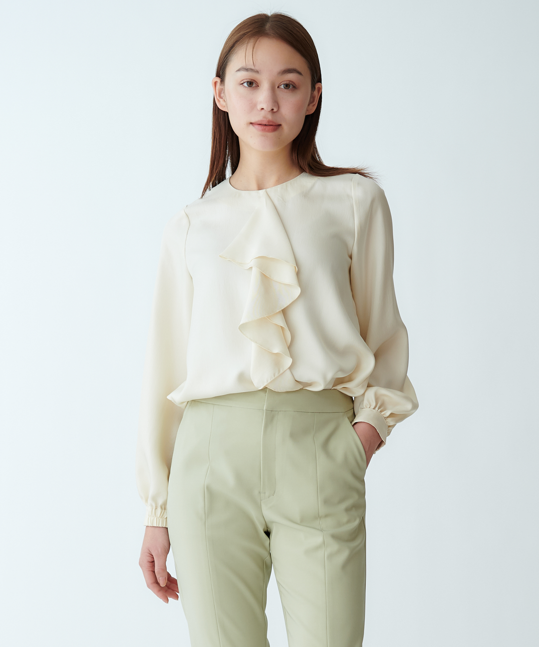 ラッフルデザインブラウス
