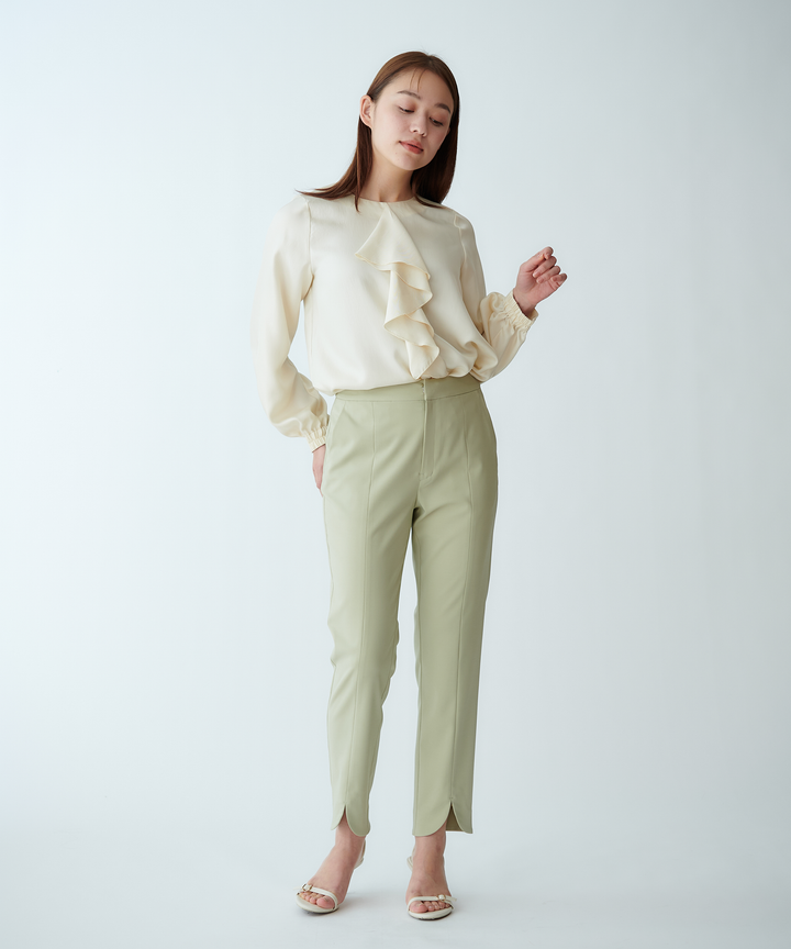 ラッフルデザインブラウス